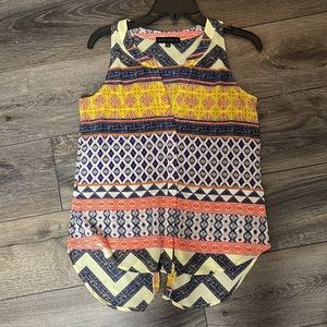 Patterned Sleeveless Blouse